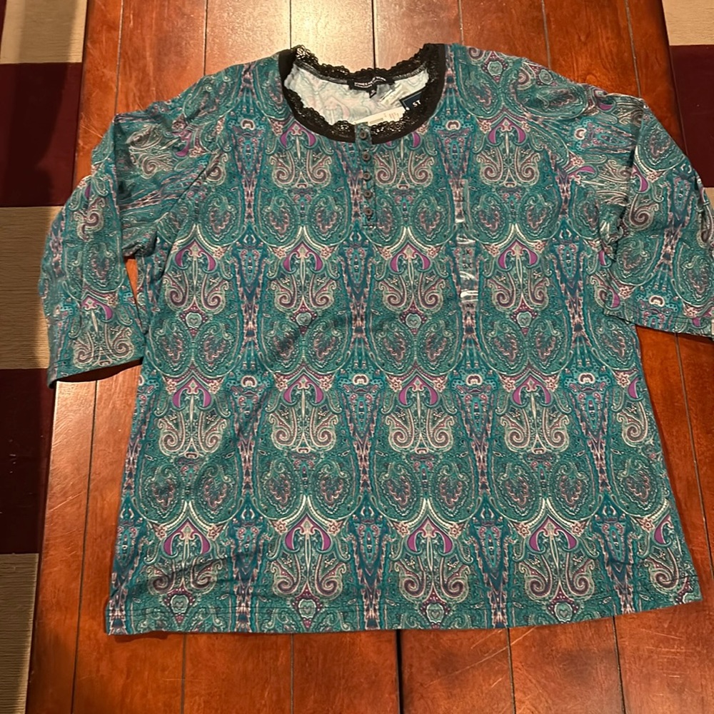 NWT Jones New York Paisley Black Lace Henley front Stretch Knit Top 3/4 sleeves